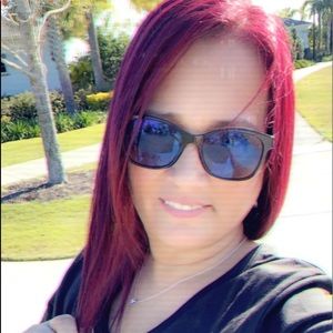 Meet your Posher, Iris